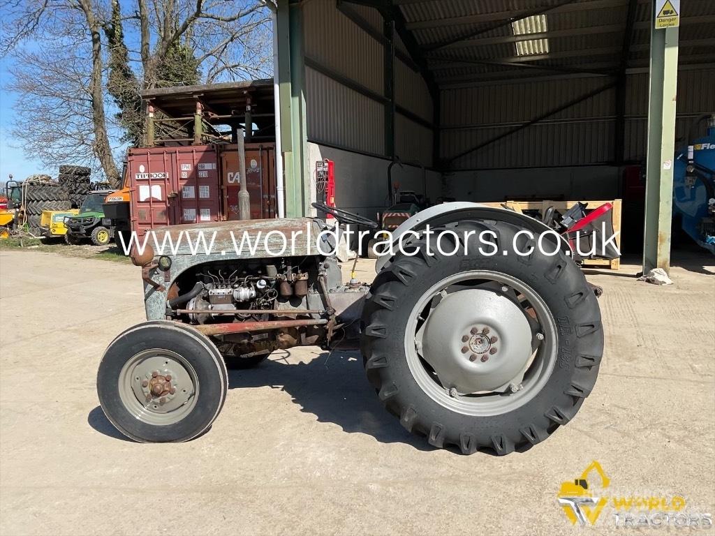 Ferguson TRACTOR Traktoriai