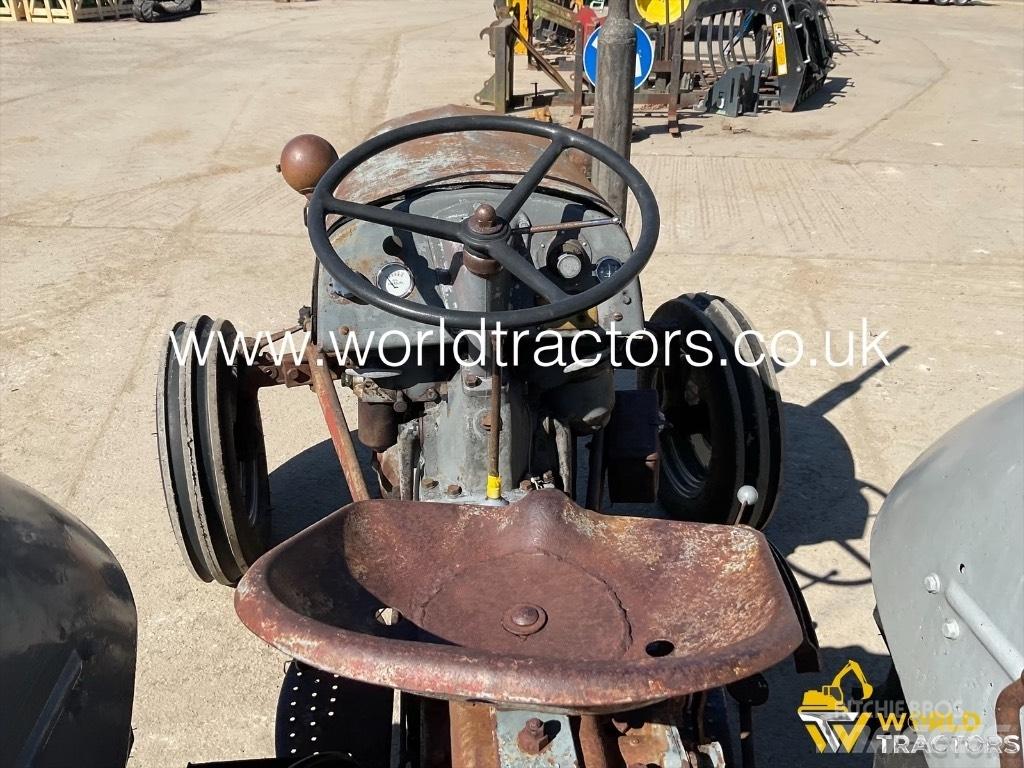 Ferguson TRACTOR Traktoriai