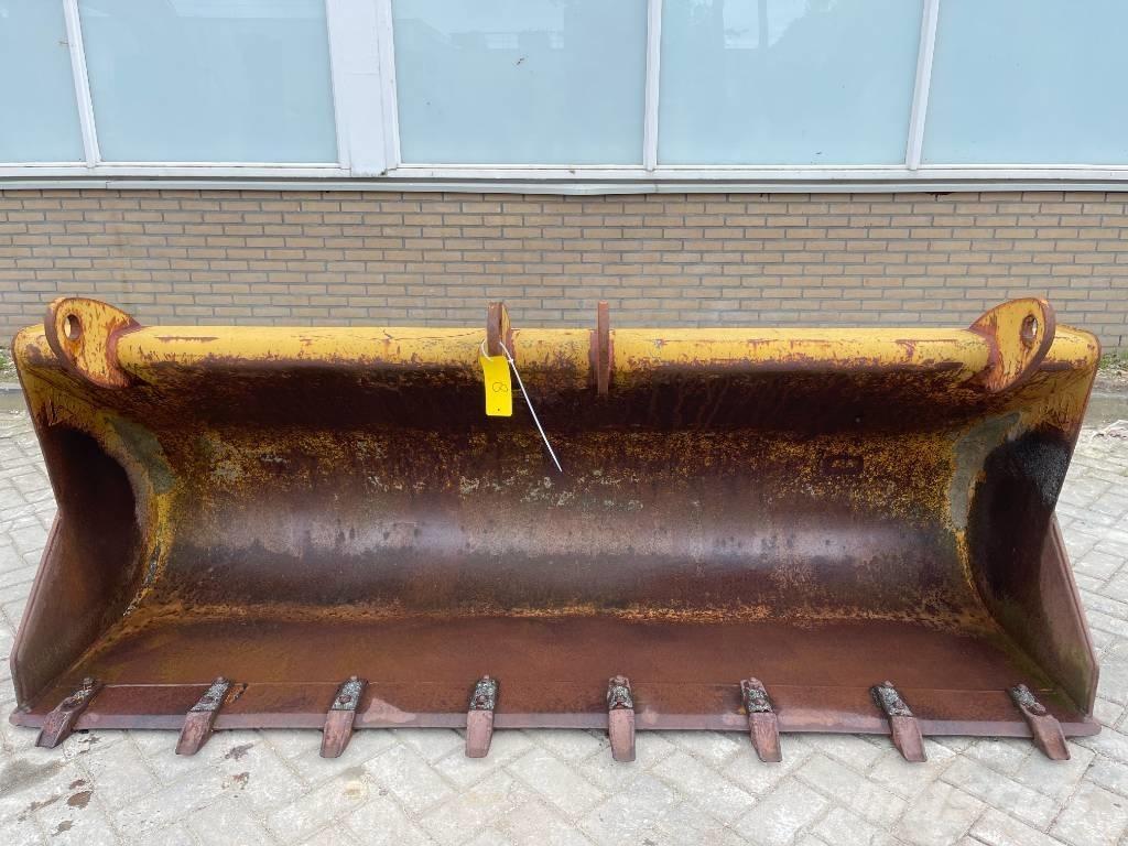 CAT Backhoe bucket Kaušai