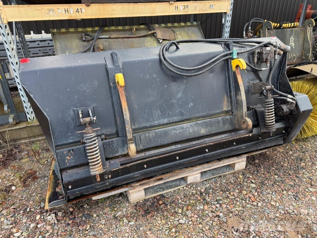 JCB 413 S Naudoti ratiniai krautuvai