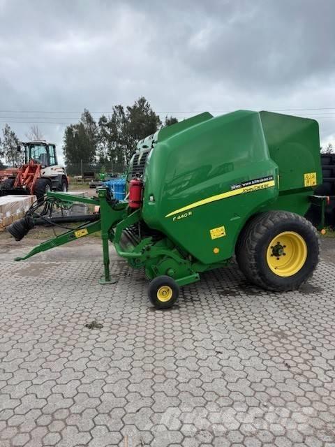 John Deere F 440 R Ritinių presai
