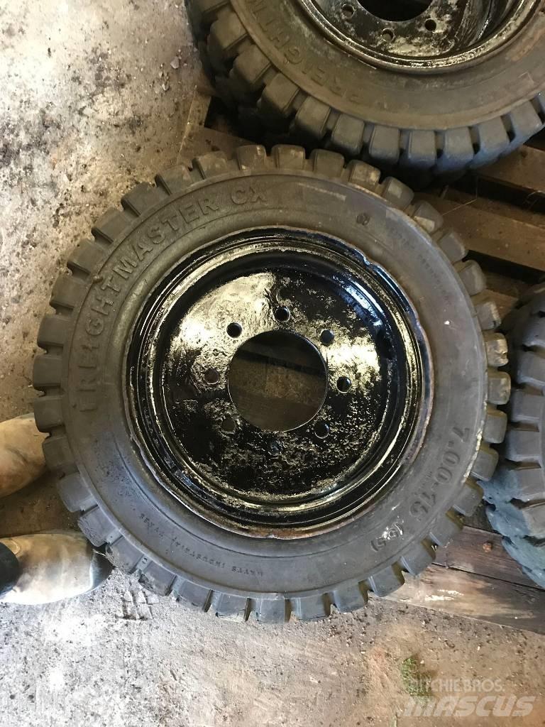 Bobcat S 175 Krautuvai su šoniniu pasukimu