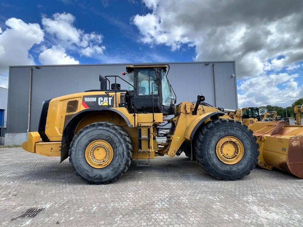CAT 980M Naudoti ratiniai krautuvai