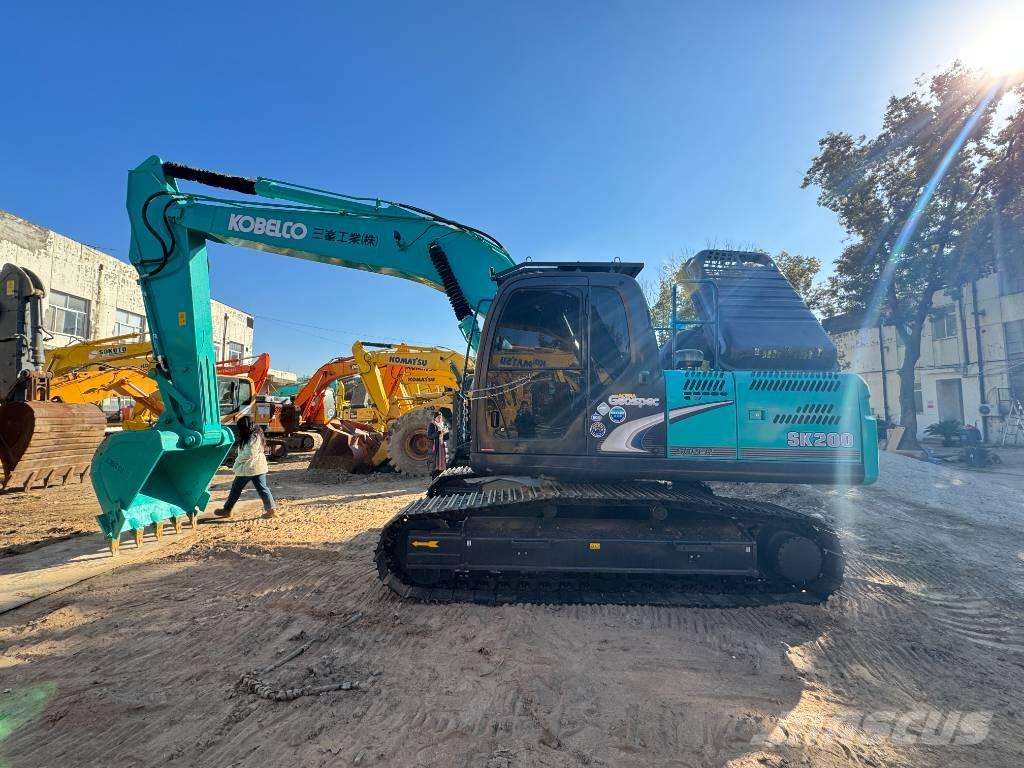 Kobelco SK 200 Vikšriniai ekskavatoriai