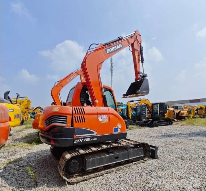 Doosan DX75-9C Vidutinės galios ekskavatoriai 7-12 t