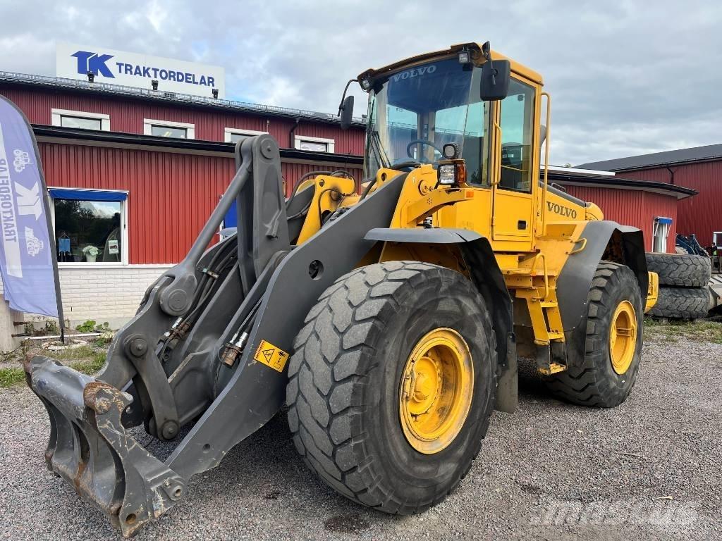 Volvo L 120 E Naudoti ratiniai krautuvai