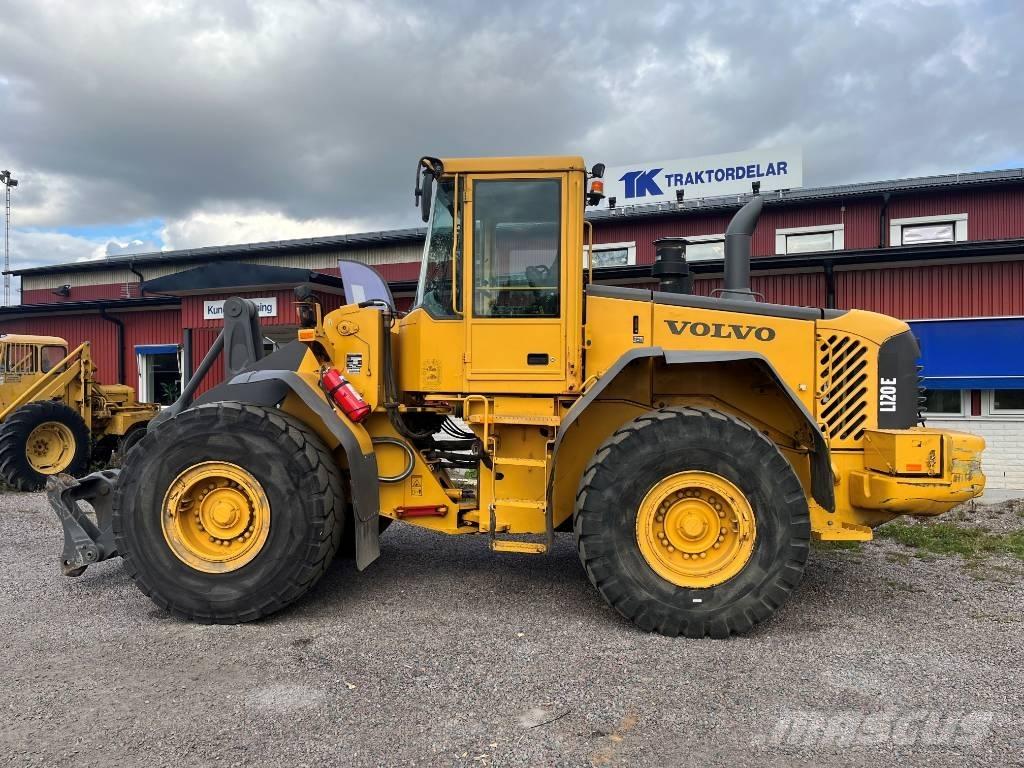 Volvo L 120 E Naudoti ratiniai krautuvai
