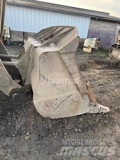 CAT 973C - Naudoti ratiniai krautuvai