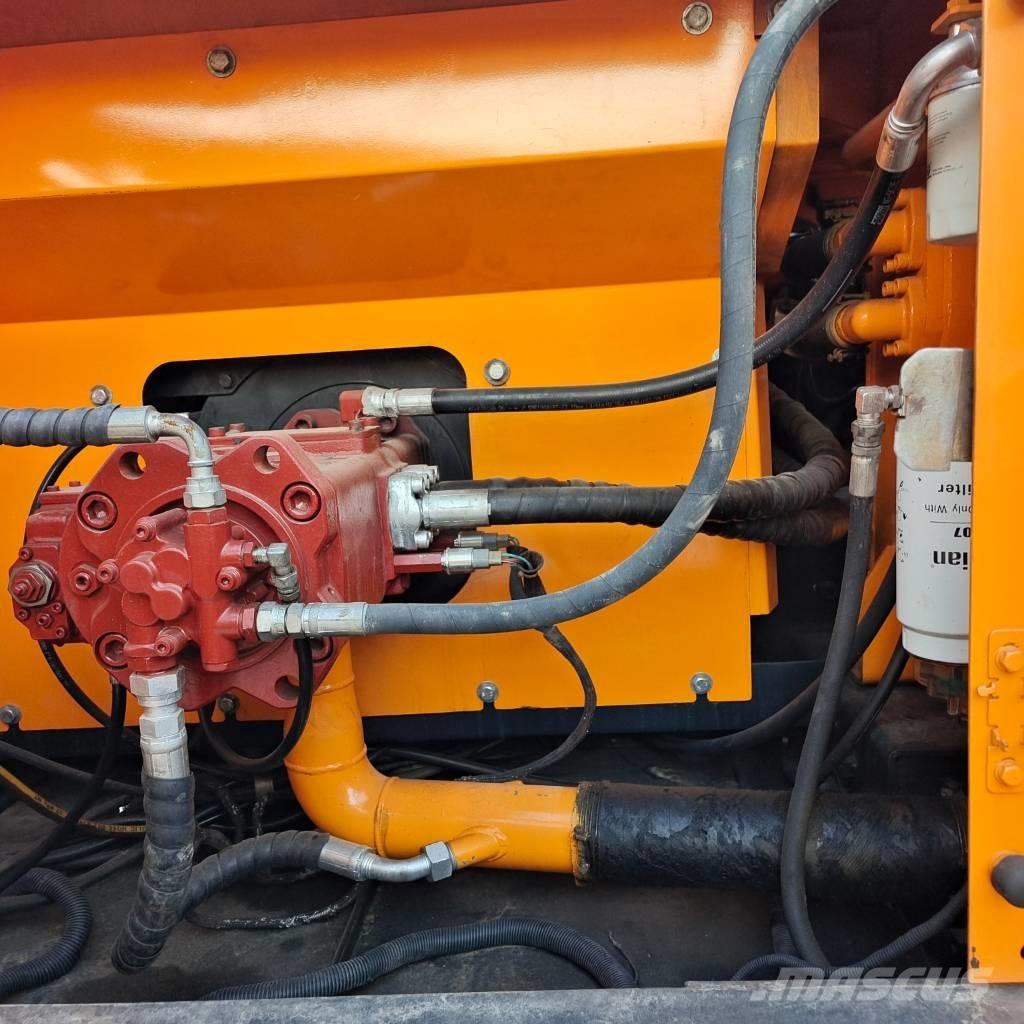 Hyundai 305 LC-9T Vikšriniai ekskavatoriai