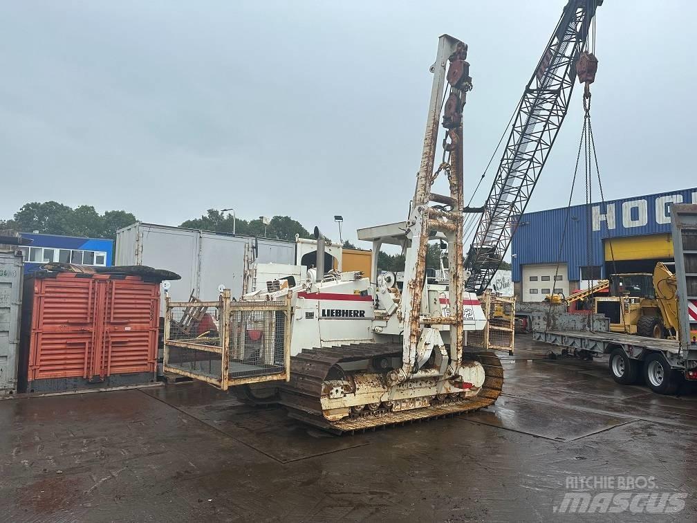 Liebherr RL 22 B vamzdžių klotuvų buldozeriai