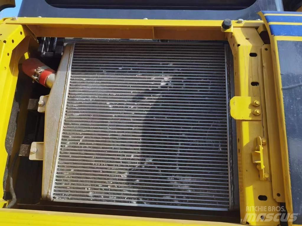 Komatsu PC 450-8 Vikšriniai ekskavatoriai