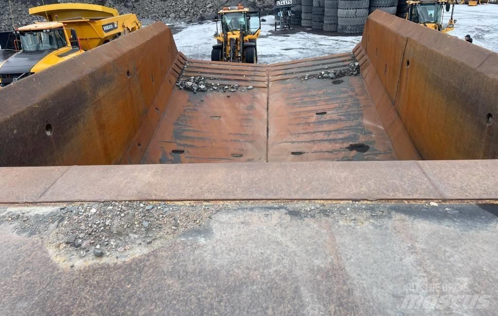 Komatsu 605-7 Atliekų išvežimo technika