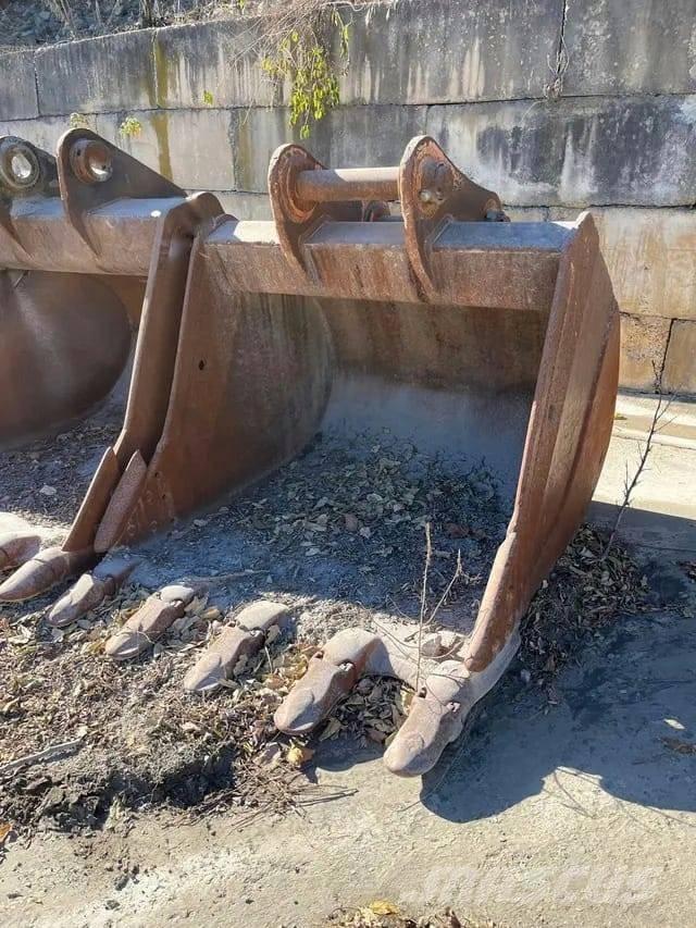 Komatsu PC 400 Vikšriniai ekskavatoriai