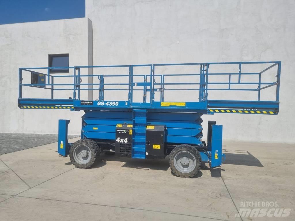 Genie GS 4390 - R304 Žirkliniai keltuvai