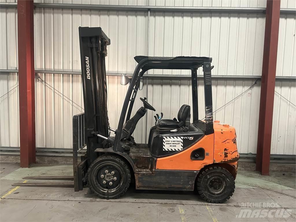 Doosan D25S-5 Dyzeliniai krautuvai