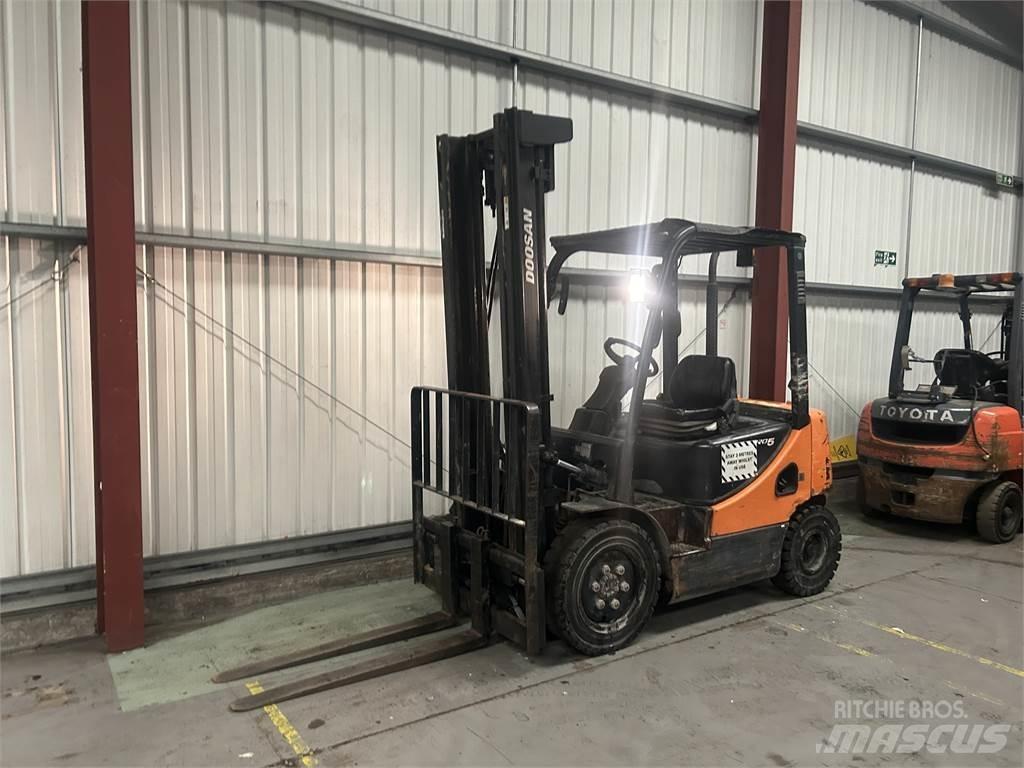 Doosan D25S-5 Dyzeliniai krautuvai