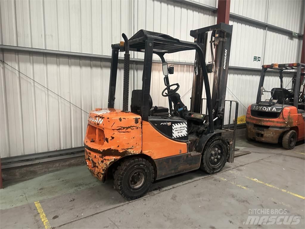 Doosan D25S-5 Dyzeliniai krautuvai