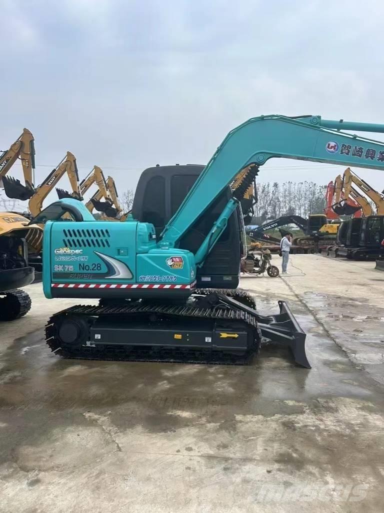 Kobelco SK 75 Vikšriniai ekskavatoriai
