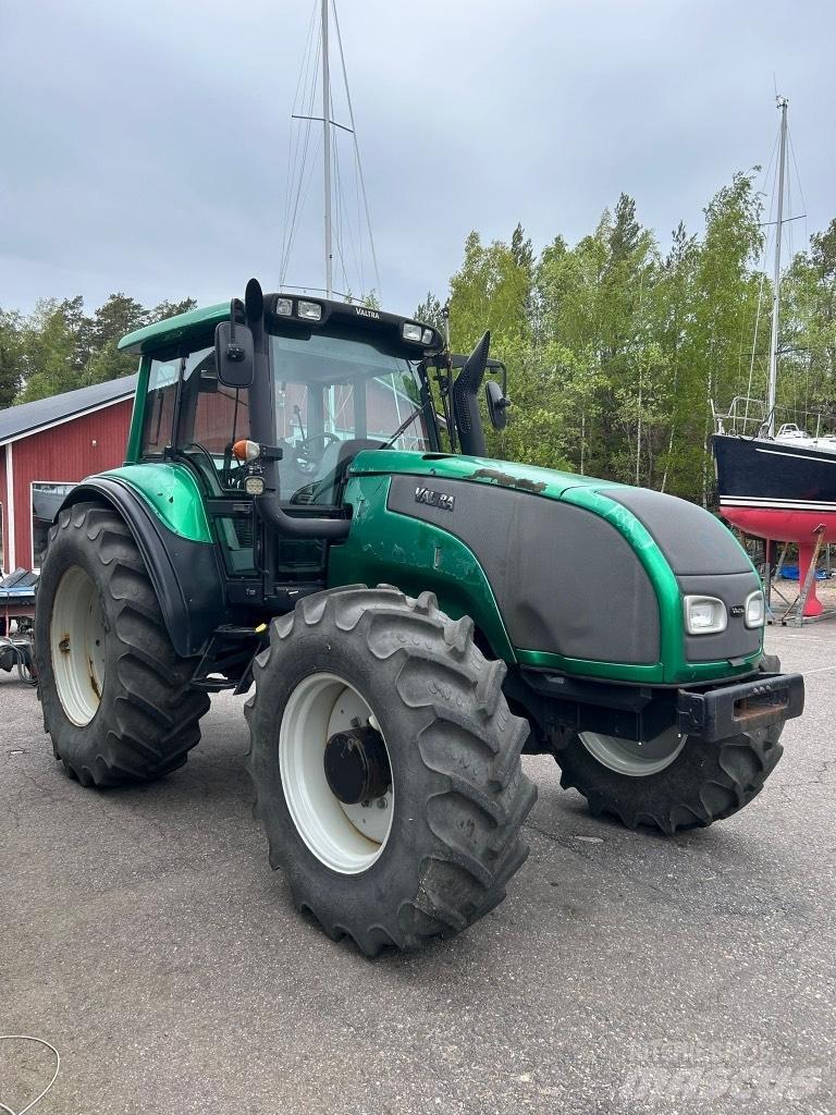 Valtra T 150 Traktoriai