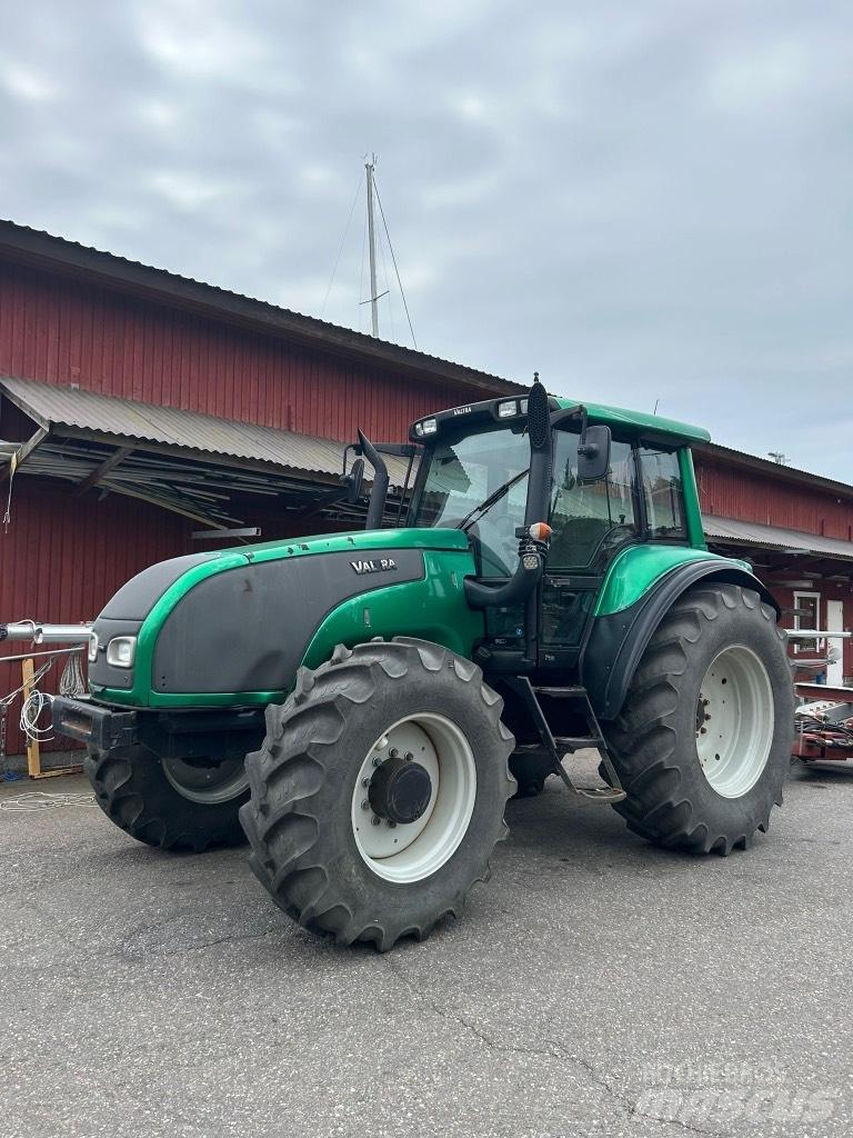 Valtra T 150 Traktoriai