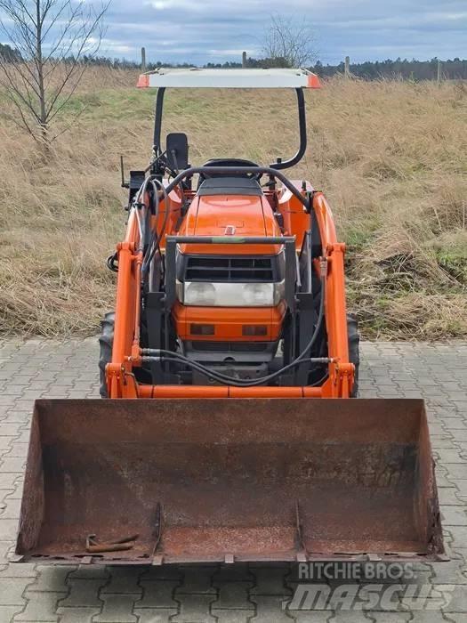 Kubota GL 25 Naudoti kompaktiški traktoriai