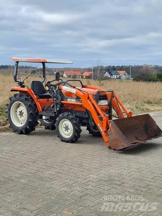 Kubota GL 25 Naudoti kompaktiški traktoriai