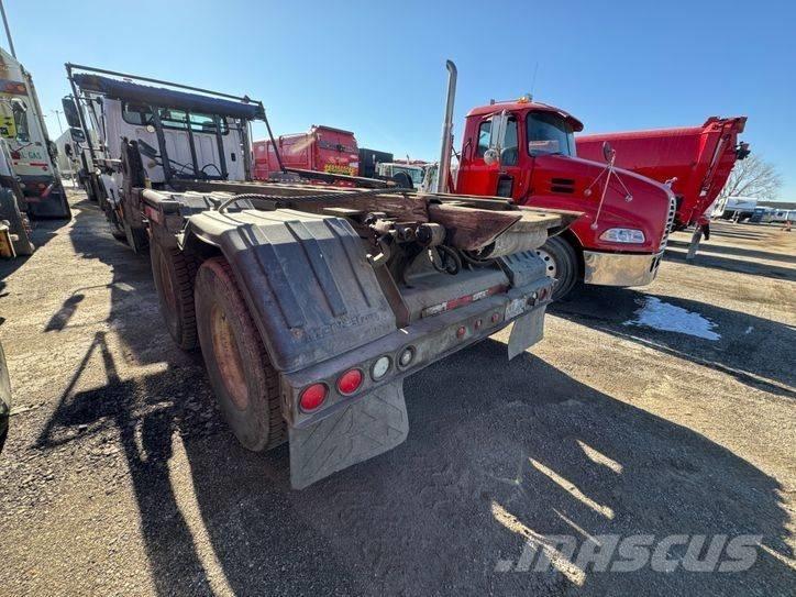 Freightliner M2 Savivarčiai su kabeliniu keltuvu