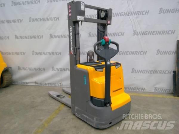 Jungheinrich EJC 214 Rankiniai vėžimėliai
