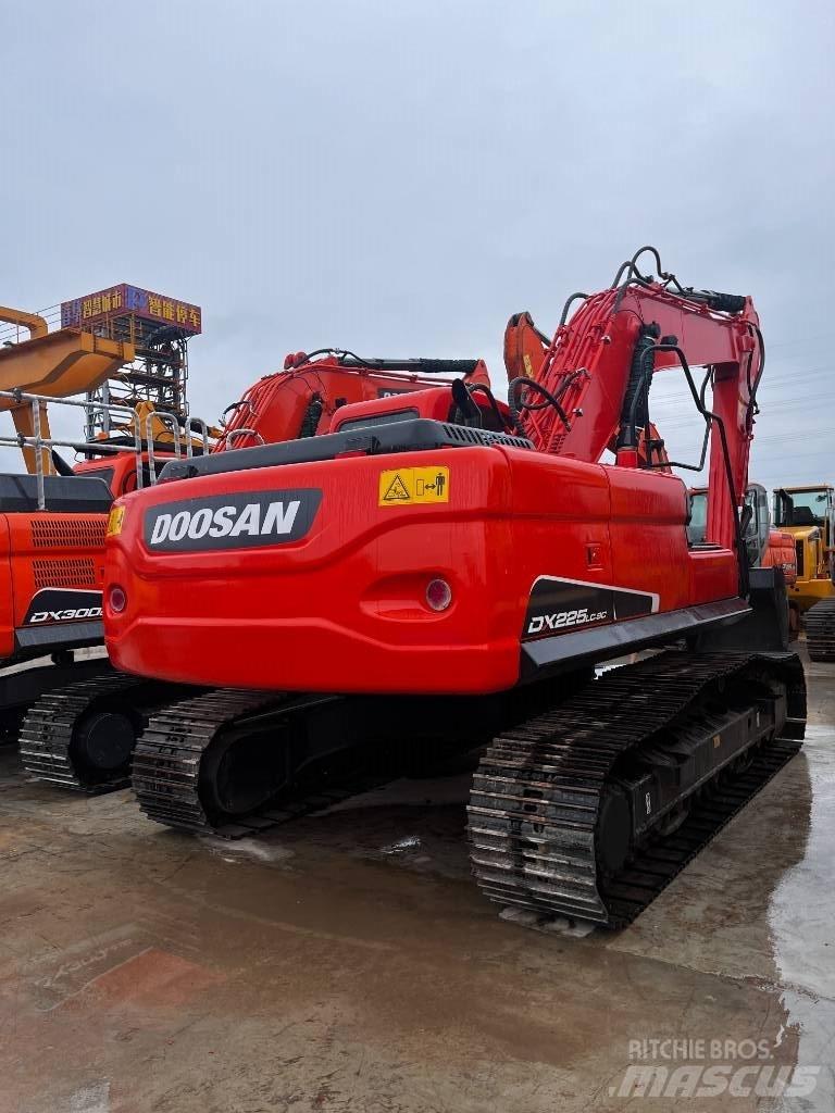 Doosan DX 225 LC-9 Vikšriniai ekskavatoriai