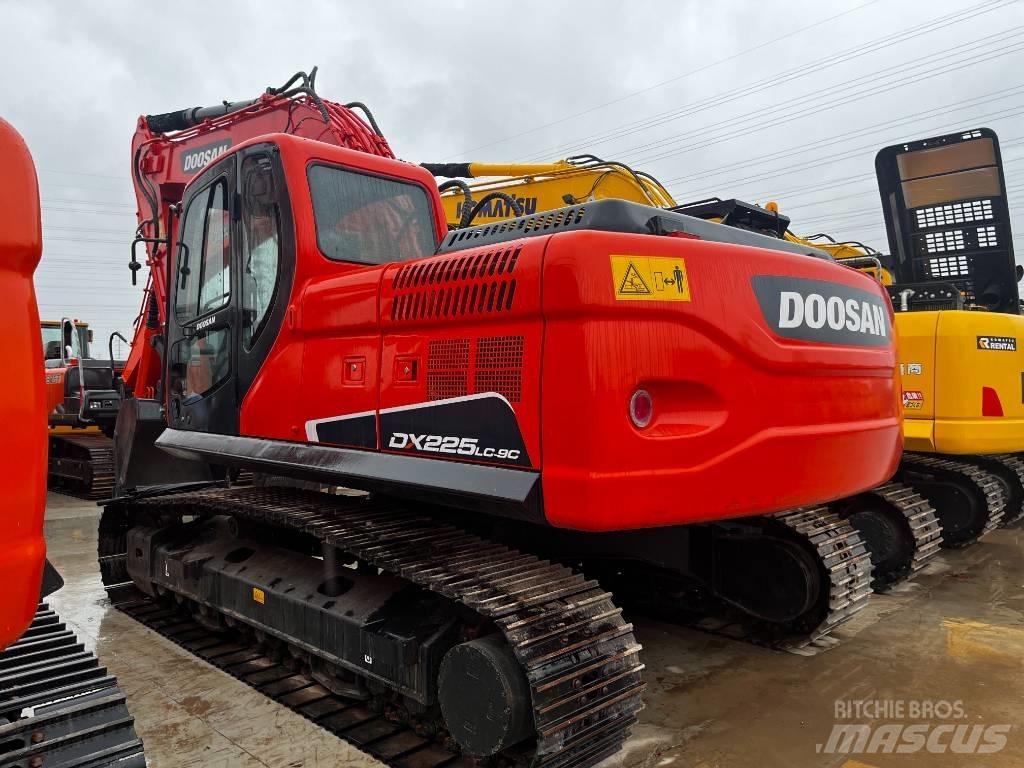 Doosan DX 225 LC-9 Vikšriniai ekskavatoriai
