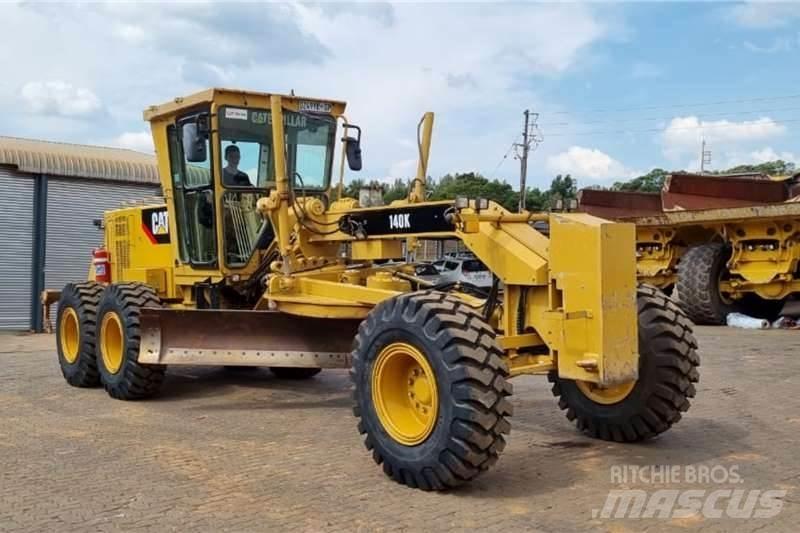 CAT  140K Greideriai