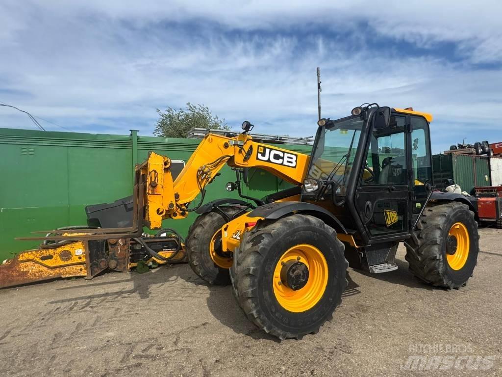 JCB 526-56 Agri Teleskopiniai krautuvai žemės ūkiui
