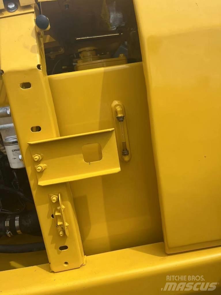 Komatsu PC 130 Vidutinės galios ekskavatoriai 7-12 t