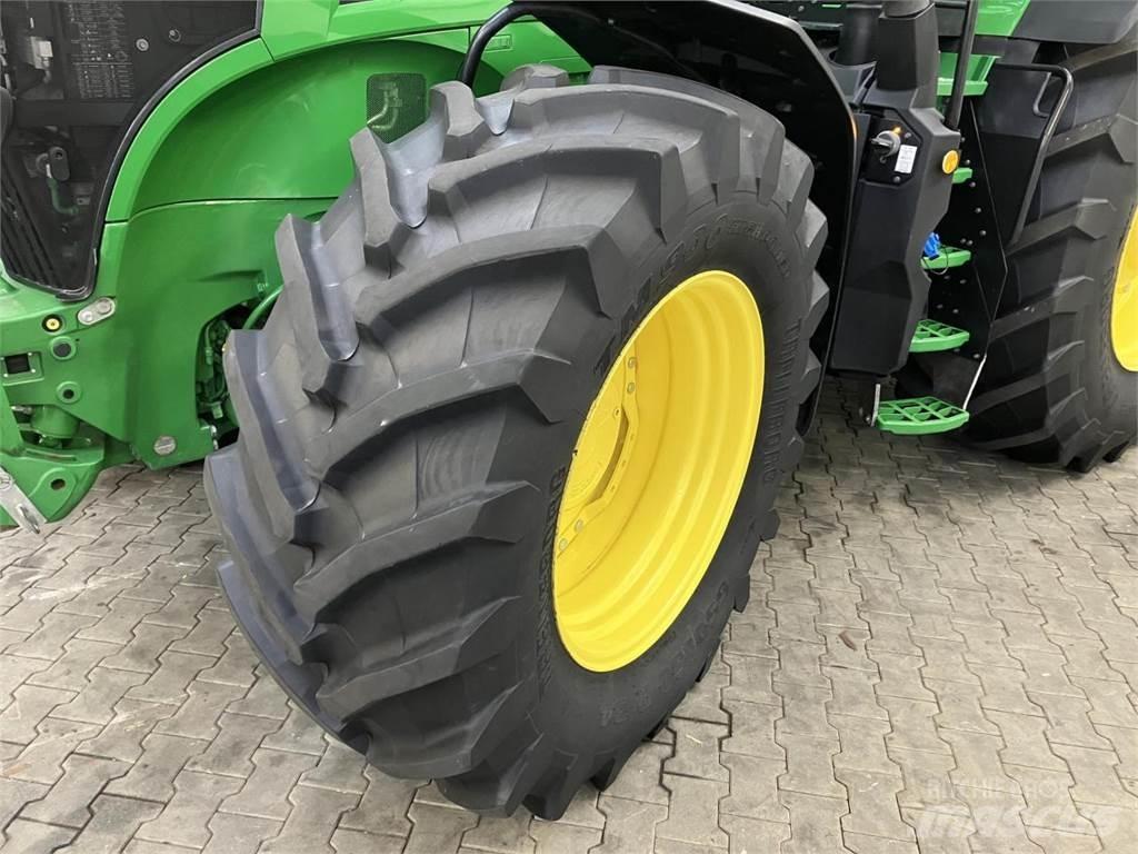John Deere 7R 330 Traktoriai