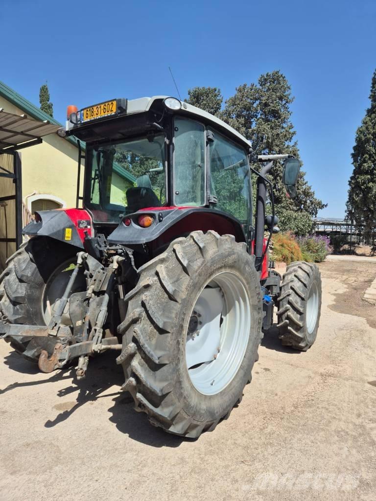 Massey Ferguson 5713 Traktoriai