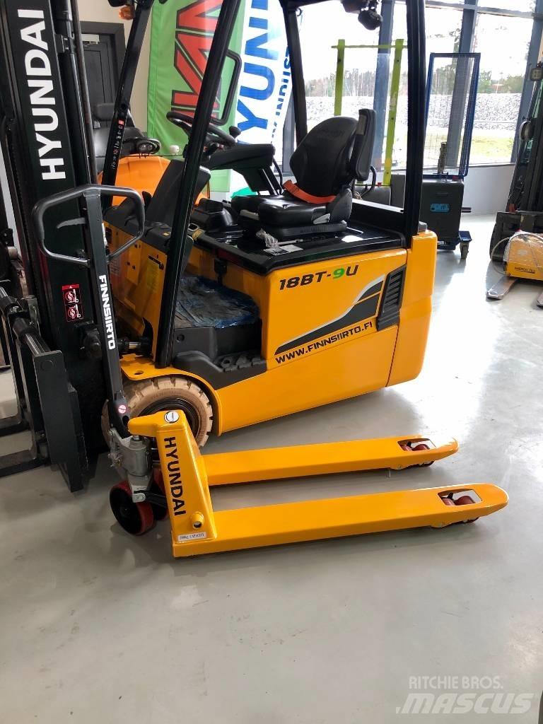Hyundai 25HP Rankiniai hidrauliniai vėžimėliai