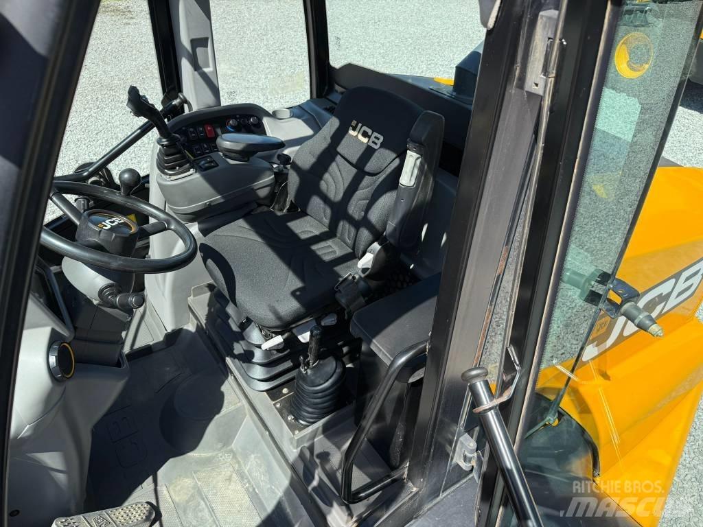 JCB TM 320 Teleskopiniai krautuvai žemės ūkiui