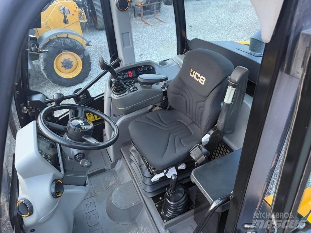 JCB TM 320 Teleskopiniai krautuvai žemės ūkiui