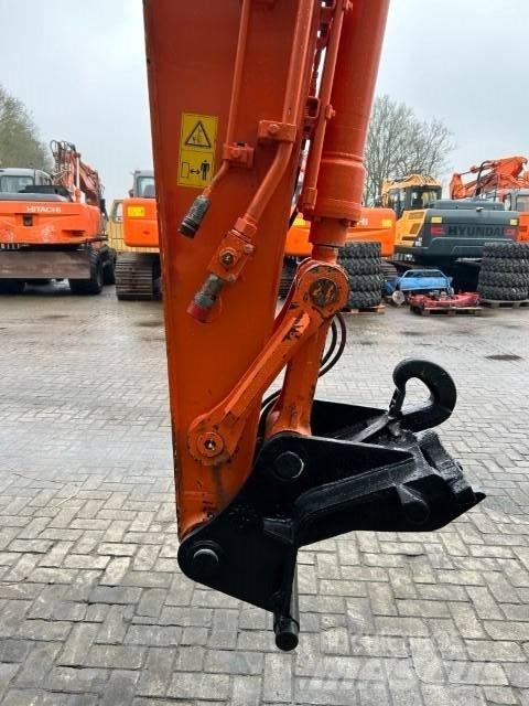 Hitachi ZX140W-5B Ratiniai ekskavatoriai
