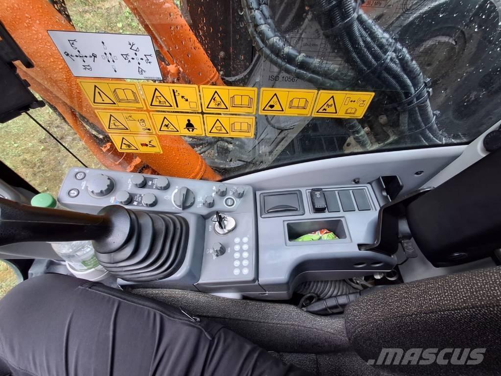 Hitachi ZX 225 US LC Vikšriniai ekskavatoriai