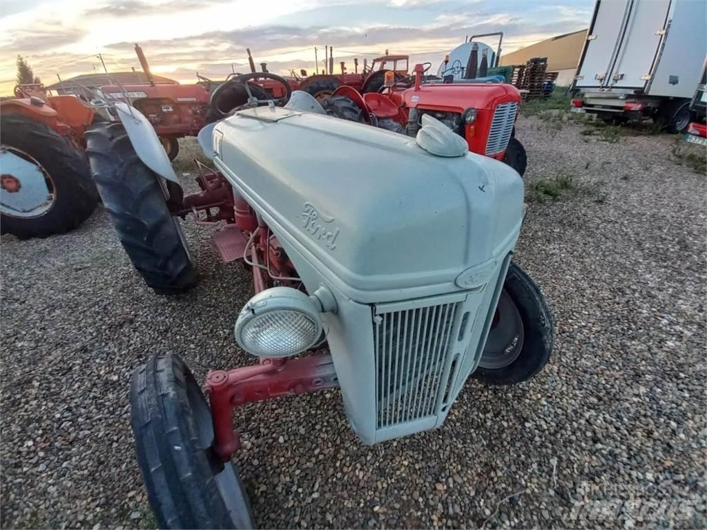 Ford 8N Traktoriai