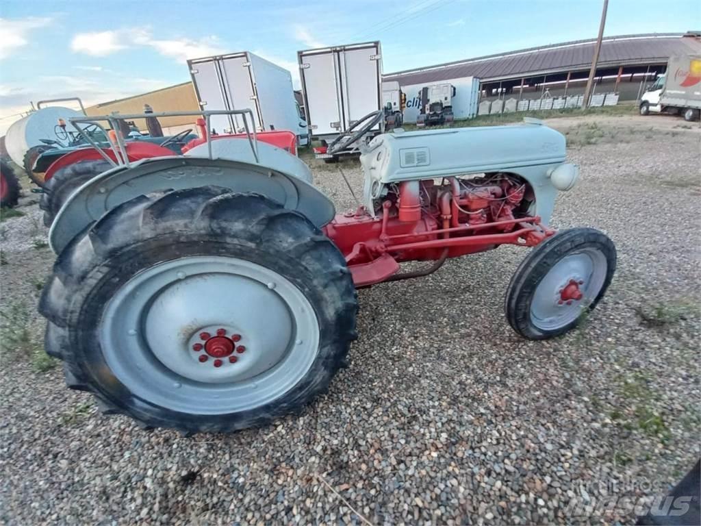 Ford 8N Traktoriai
