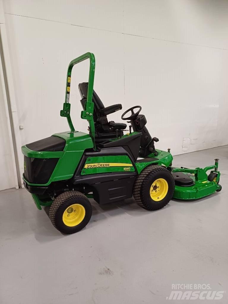John Deere 1580 Sodo traktoriukai-vejapjovės