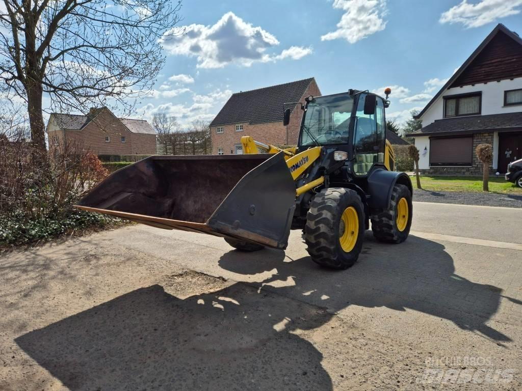 Komatsu WA100M-7 Naudoti ratiniai krautuvai