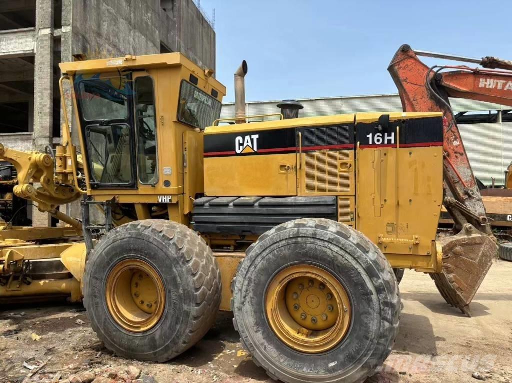CAT 16 H Greideriai