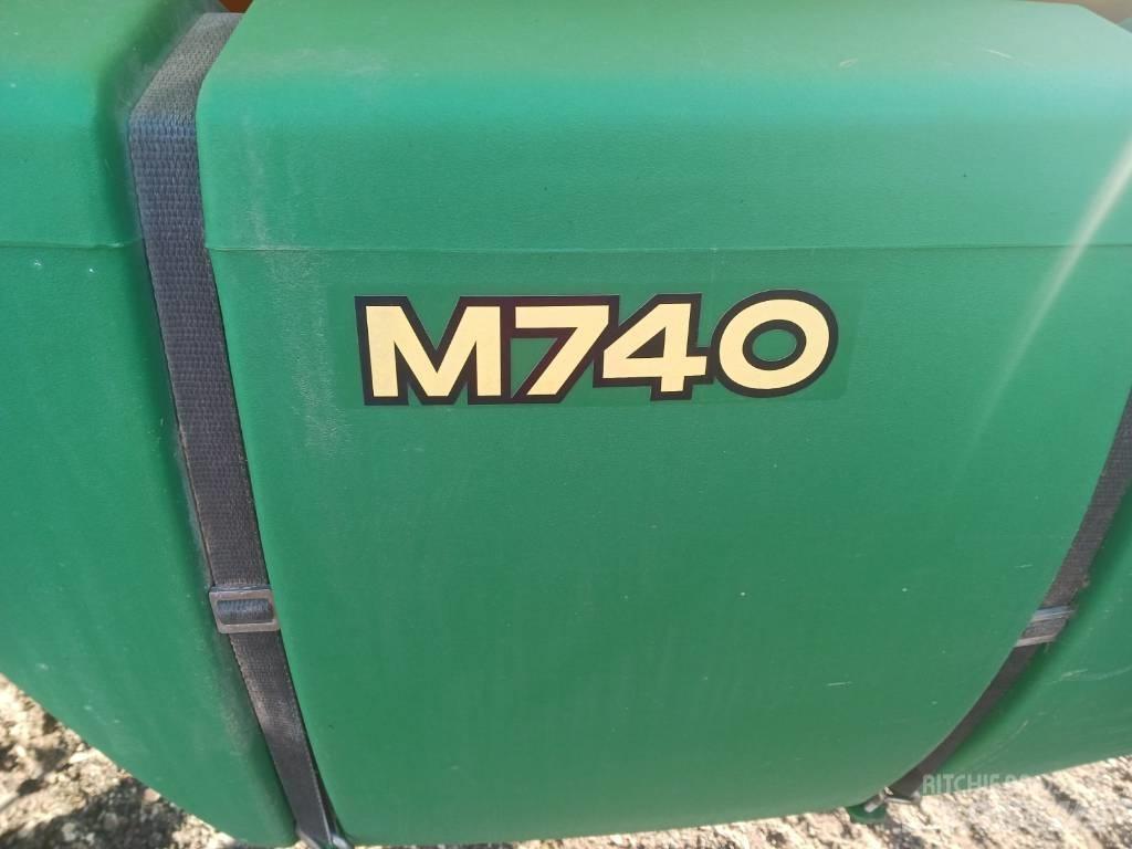 John Deere 740 Prikabinami purkštuvai