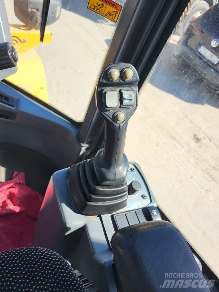 Volvo L 30 G Naudoti ratiniai krautuvai