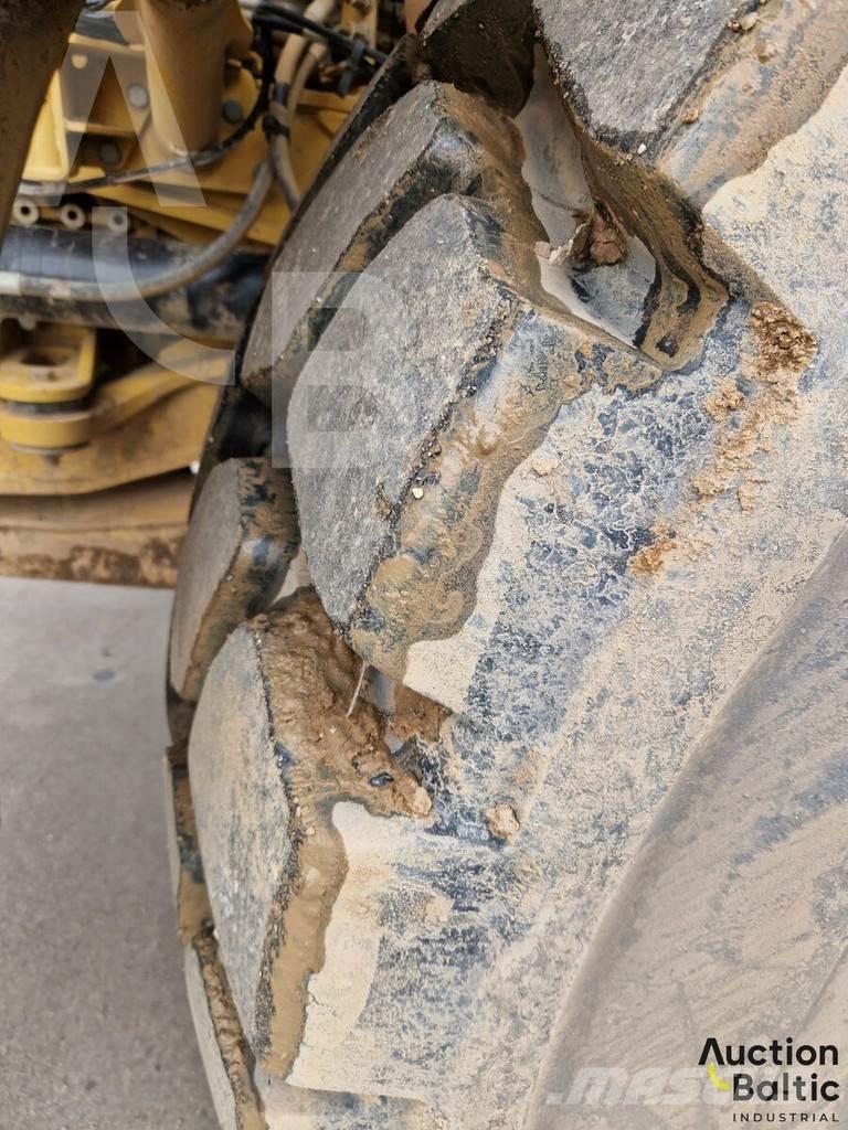 CAT 735C Karjeriniai savivarčiai
