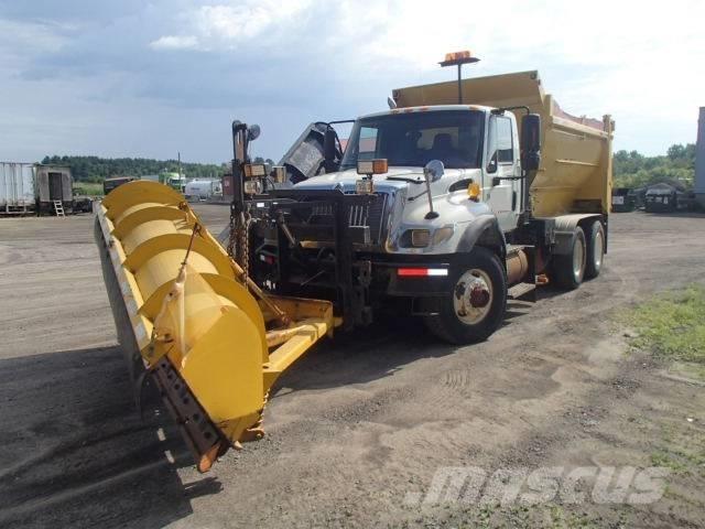 International 7400 Sniego peiliai ir valytuvai
