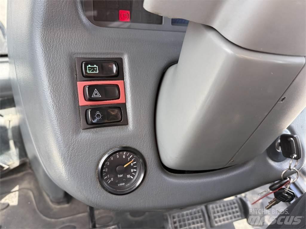 Valtra T203 Traktoriai